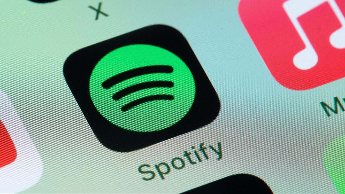 Spotify will now let free users pick and play tracks